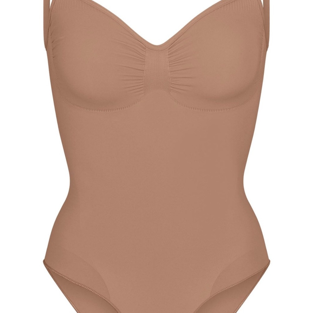 NWOT SKIMS Seamless Sculpt Bodysuit Large